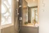 shower room, holiday rental, location, annecy, lake view, mountains view, luxury, flat, villa, hotel, sun, snow, vacation