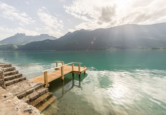 private pontoon, holiday rental, location, annecy, lake, mountains view, luxury, house, villa, hotel, sun, snow, vacation