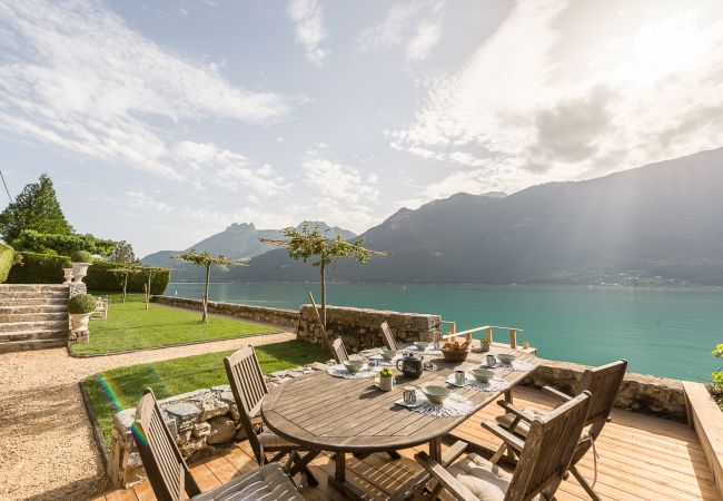 private beach terrace, holiday rental, location, annecy, lake, mountains, luxury, house, villa, hotel, sun, snow, vacation