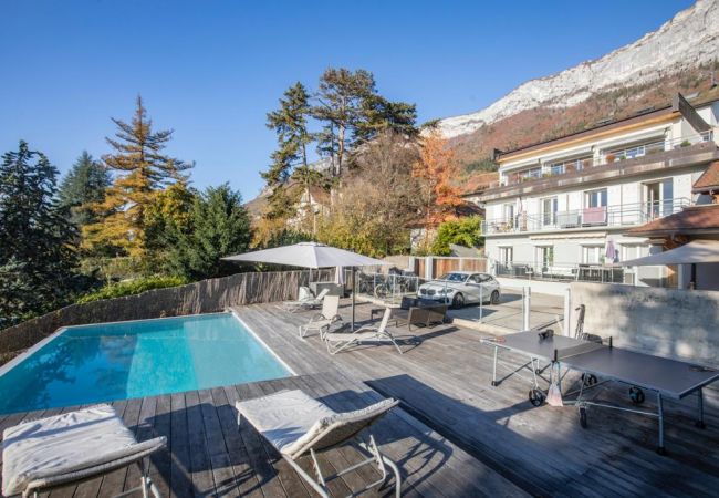 outside, rental, luxe, pool, Veyrier, centre, seasonal rental, apartment, design, lake view, Annecy, holidays