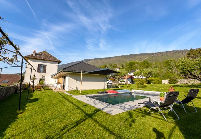 luxury house, lake view, seasonal rental with pool, high-end concierge, holidays, hotel, annecy, summer, France