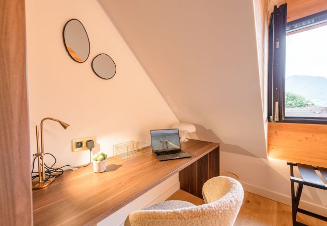 luxury flat for rent, lake annecy, seasonal rental, Talloires, superhost, airbnb, high-end concierge service, French alps