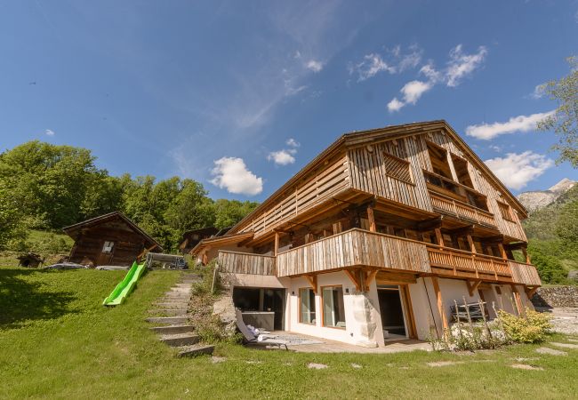 Chalet in La Clusaz - LCZ- Chalet Osmose 9*****Piscine-Sauna-Jacuzzi